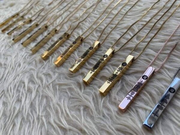 Luvecloset Customized bar neck pendant side spotify logo image engraved