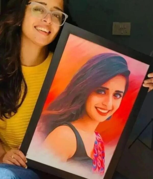 Customizable 8*12inch size Photo Frame main display image luvecloset girl showing color sketch of herself