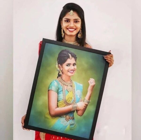 Customizable 8*12inch size Photo Frame main display image luvecloset girl showing color beautifull sketch of herself