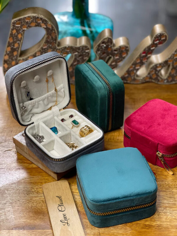 LuveCloset Customizable Name golden Printed Jewlery Box display image