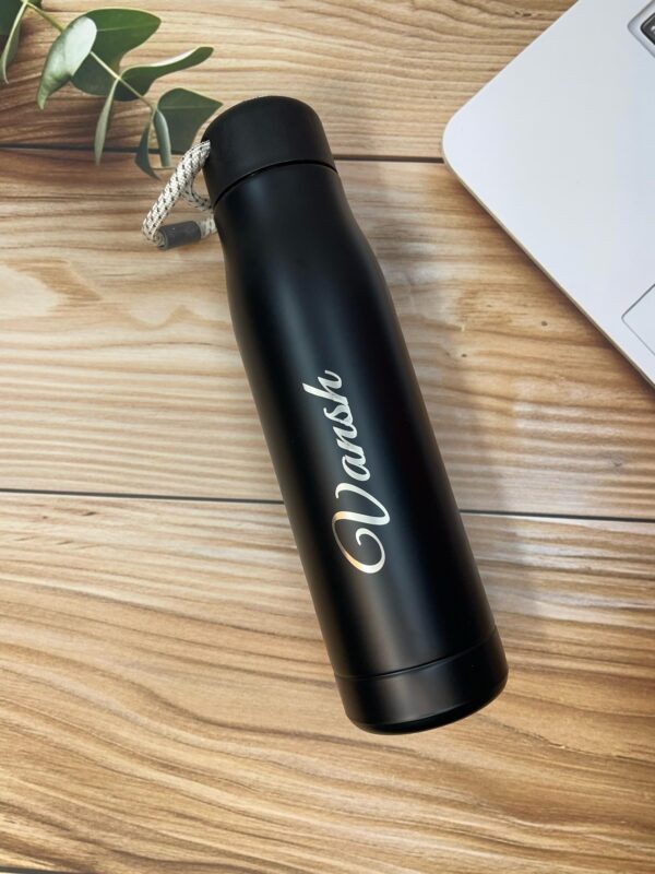 LuveCloset Customizable Name Engraved Stainless Steel Bottle Flask, 510ml – Black | Keeps Hot & Cold for 8 Hours | Personalized Insulated Water Bottle with Rope Cap