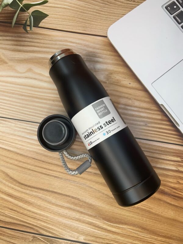 LuveCloset Customizable Name Engraved Stainless Steel Bottle Flask, 510ml – Black | Keeps Hot & Cold for 8 Hours | Personalized Insulated Water Bottle with Rope Cap